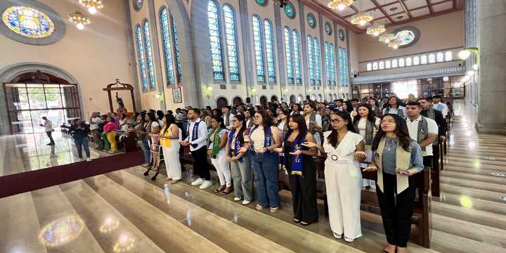 Graduandos de la UBV realizaron misa de Acción de Gracias