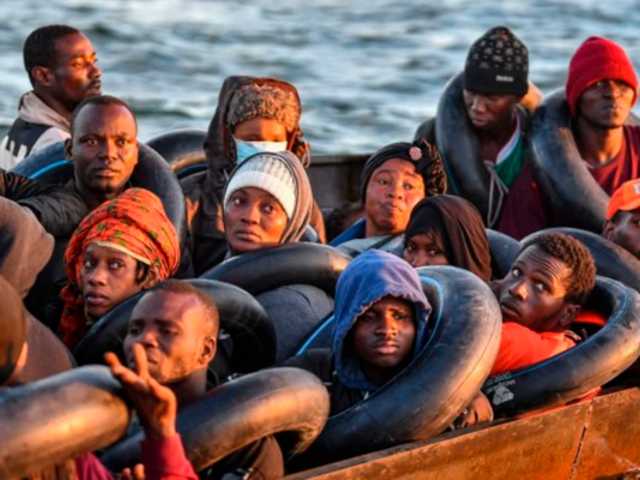 Unión Europea aprueba reforzar controles migratorios con centros de retorno fuera del bloque