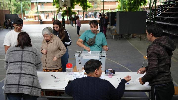 Chile contiene el aliento a la espera de saber quién será el próximo presidente