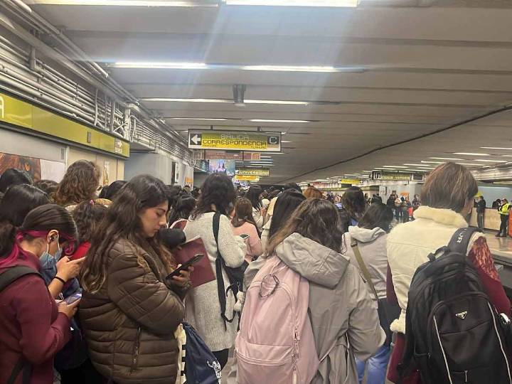 Usuarios reportan humo en el Metro CDMX Línea 3 ¡Es un caos!