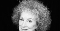Margaret Atwood y la influencia de Augusto Pinochet en El Cuento de la Criada: “Consistía en meter gente a un estadio”
