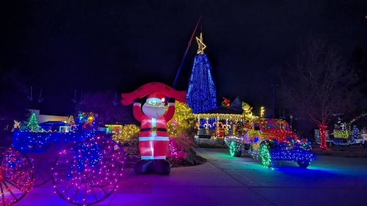 What To Expect At This Year's DriveThru Holiday Light Fest