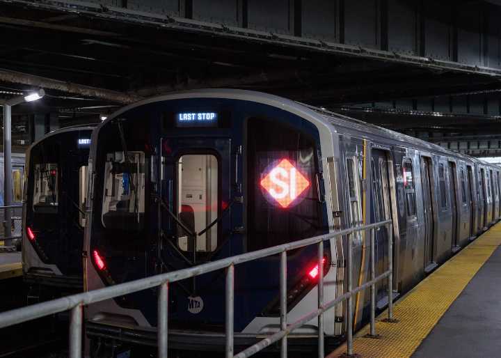 Staten Island Railway service partially suspended