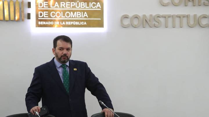 Corrupción UNGRD: Fiscalía señaló a Luis Fernando Velasco de ordenar desvío de contrato para el senador Julio Elías Chagüí