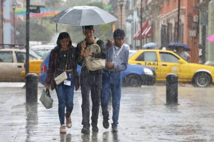 Pronostican lluvias, intensas rachas de viento y descenso de temperatura por frente frío 19