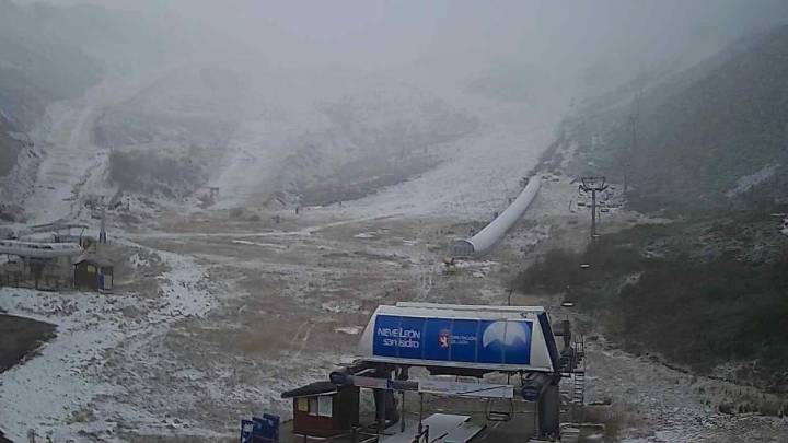 El invierno se adelanta por el efecto Föhn con un carrusel de nevadas que se paseará por el norte en el puente