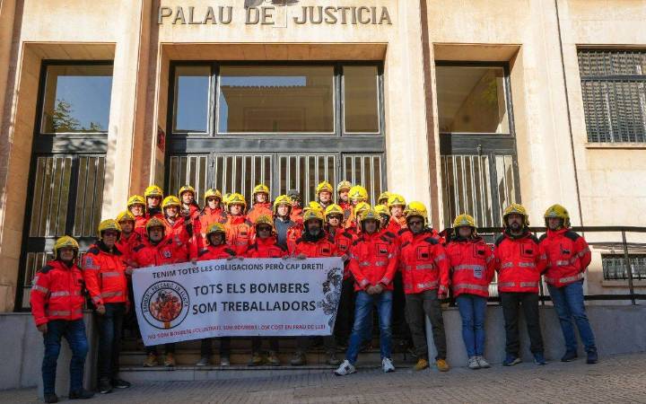Una norantena de bombers voluntaris de Tarragona presenta una demanda contra la Generalitat