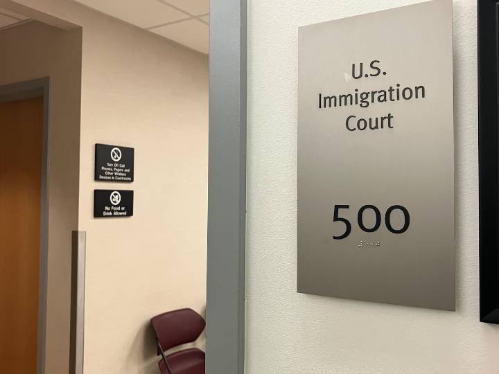 Wyden y Merkley se unen al esfuerzo para bloquear a Trump que nombre jueces de inmigración no calificados