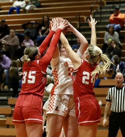 Hoisington girls bounce back