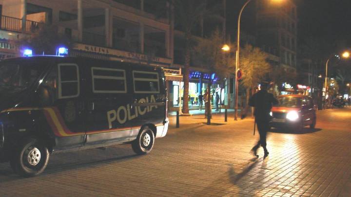 Una chica de quince años muere asfixiada al meter la cabeza entre las rejas de una ventana en su casa de Mallorca