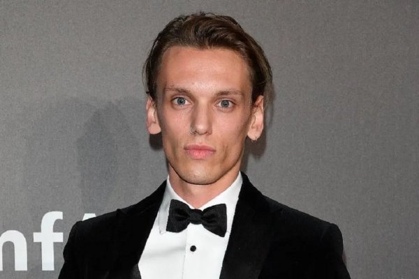 Estrella de Stranger Things: así fue la impresionante transformación de Jamie Campbell Bower para sus capítulos