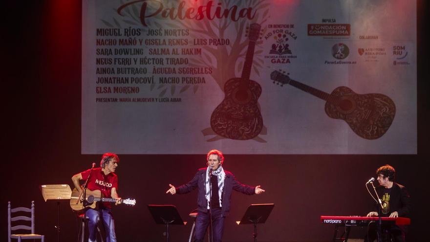 Miguel Ríos alza la voz por Palestina en un concierto en Riba