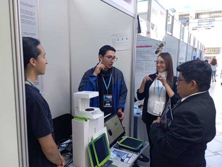 Proyecto de háptica que se desarrolla en el Sena Boyacá participa en Perú en Feria Internacional