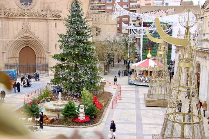 Castellón celebra este viernes una ‘Encesa’ de Navidad con mitología local, ángeles gigantes y un espectáculo de música y luces