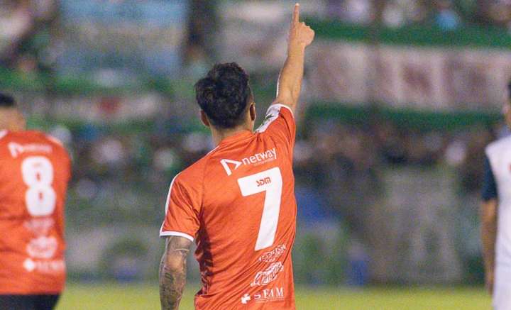 Se despidió el “7 bravo”, autor del gol del histórico ascenso