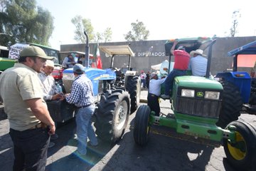 Productores agrícolas retiran tractores de San Lázaro pero anuncian bloqueos carreteros nacionales