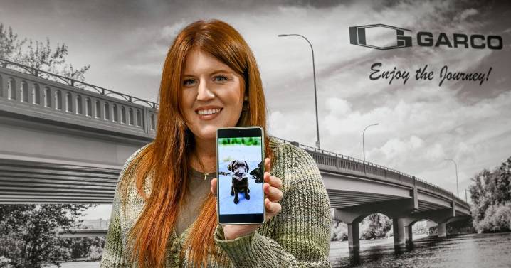 Woman pays forward prize money from her puppy’s contest-winning picture with a generous gift to the Christmas Bureau