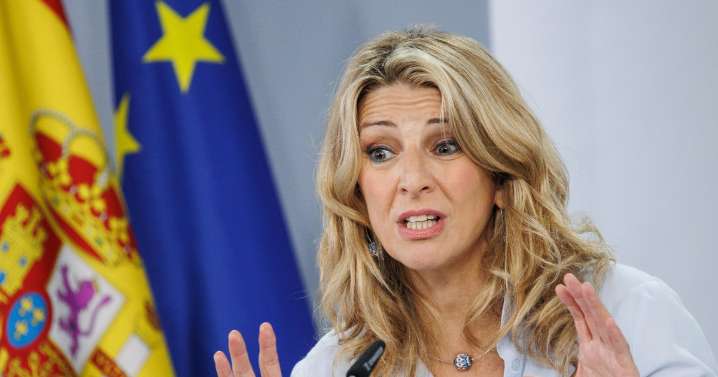 Díaz no se mete en si el SMI debe tributar o no, pero avisa: si tributa lo subirá 56 euros, a 1.240 euros