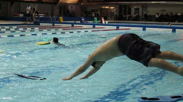 About 900 people on waitlist for City of Regina swimming lessons due to pool capacity issues