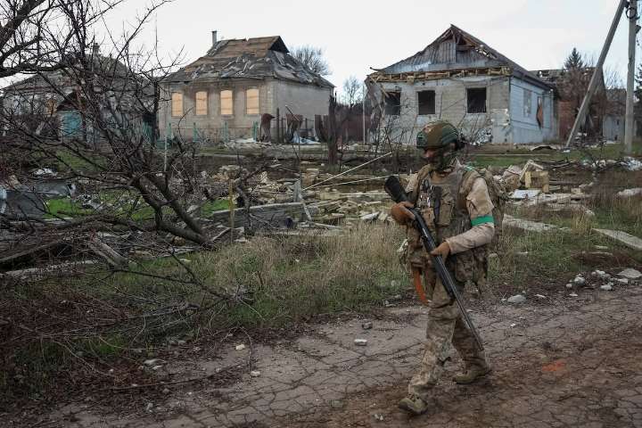 Zelensky to meet European leaders for talks on peace plan, security guarantees