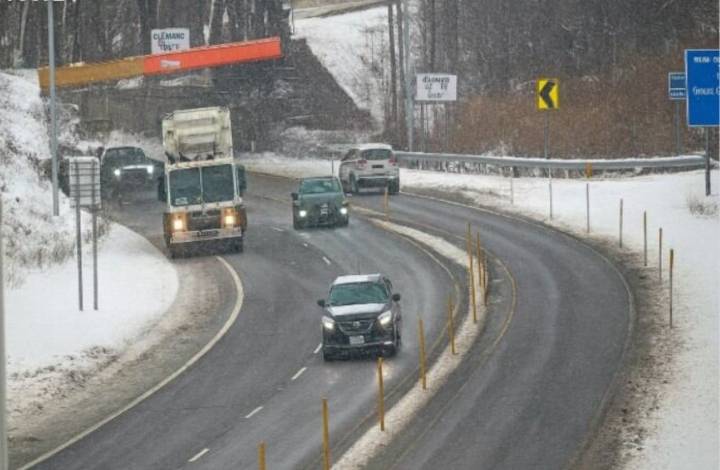 Truck hits Onondaga Lake Parkway railroad bridge