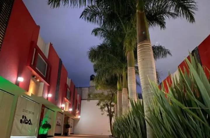 Detienen a presunto maestro con menor en motel en Tehuacán