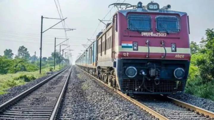Central Railway to operate mega block on Main, Trans