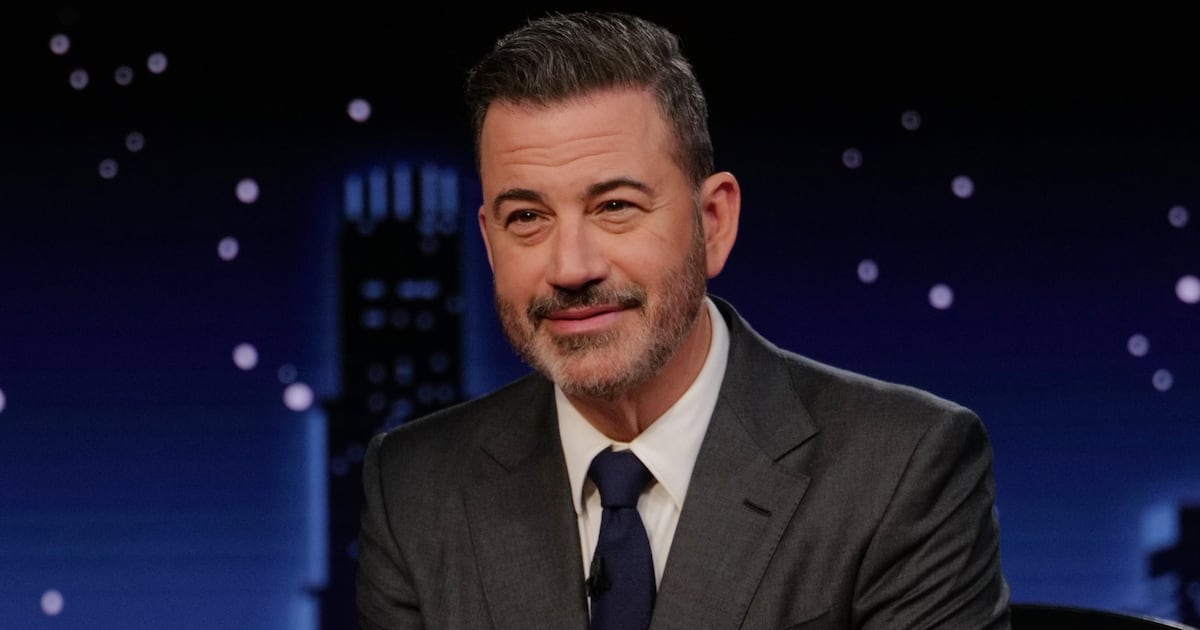 ABC Defies Trump by Extending Deal for Jimmy Kimmel