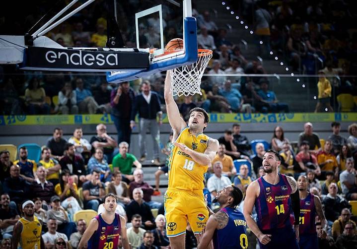 Tobey: «Necesitamos jugar bien y ganar partidos porque queremos jugar la Copa»