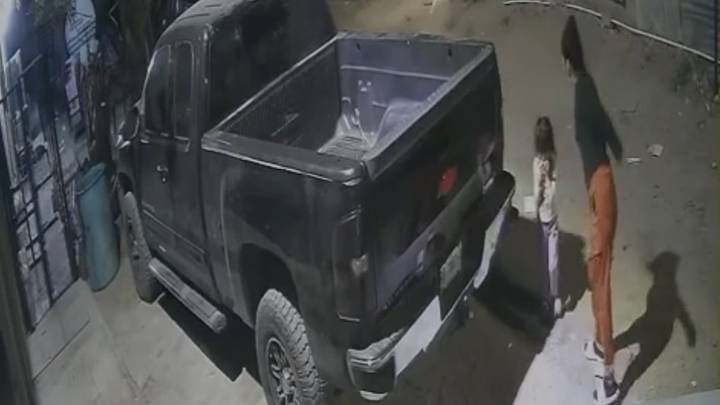 Mujer que fue captada golpeando a su hija en Guadalupe ya está detenida: Fiscalía de Nuevo León