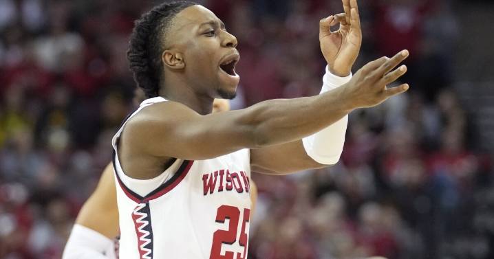 John Blackwell scores 30 to guide Wisconsin to 96
