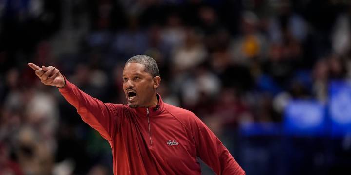 South Carolina bounces back with, 82-51 win over Stetson