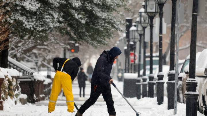 Do you shovel snow? Help us update our snow removal guide.