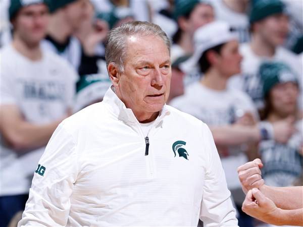 Michigan State's Tom Izzo gets $1 million raise, makes him highest