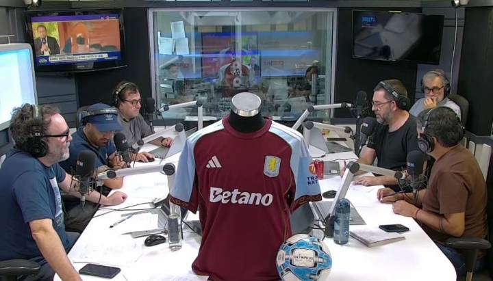 VIDEO. Los Tenores conversaron con el presidente del SIFUP, Luis Marín, tras ser criticados por Charles Aránguiz