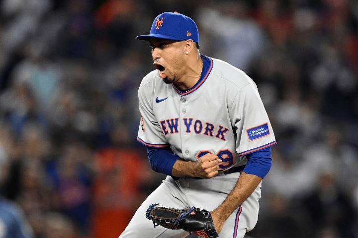 El fichaje de Devin Williams por los Mets abre una incógnita: ¿dónde jugará Edwin Díaz?