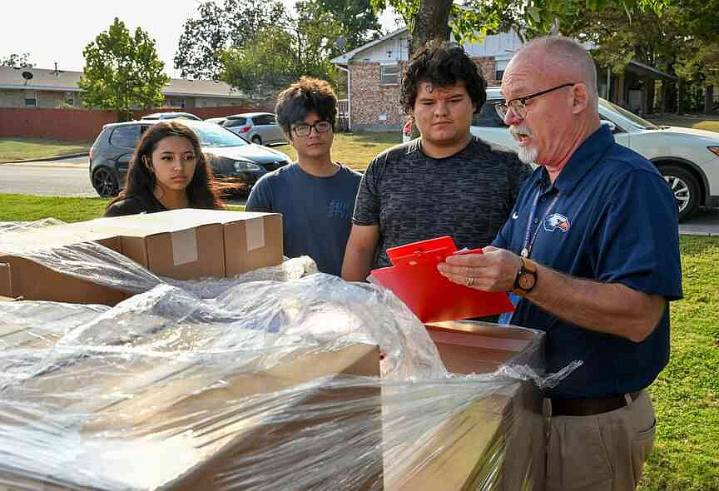 Rogers students learn about, address food insecurity through school