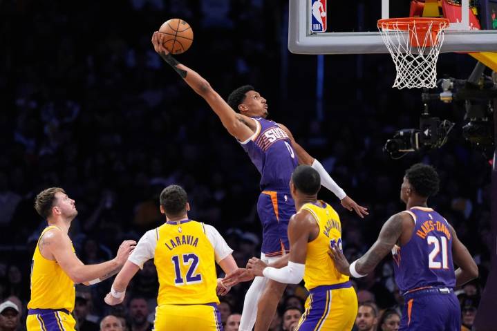Lakers’ physicality comes into focus ahead of East Coast trip