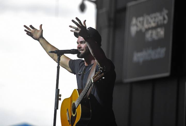 Country singer to kick off 2026 tour dates in Syracuse