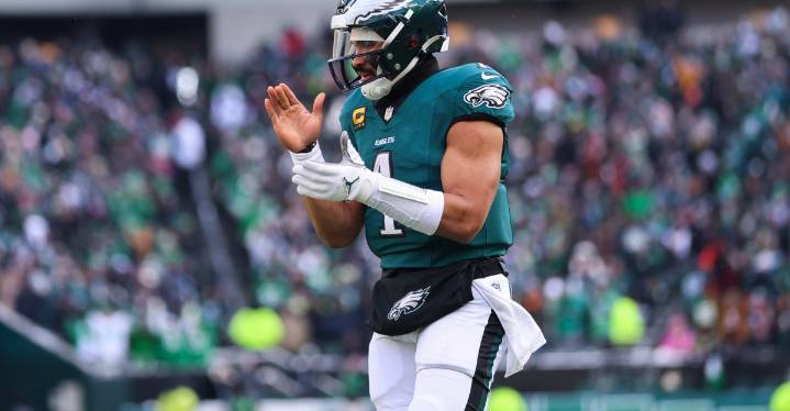 Eagles-Raiders final score: Offense bounces back in shut out win over Las Vegas