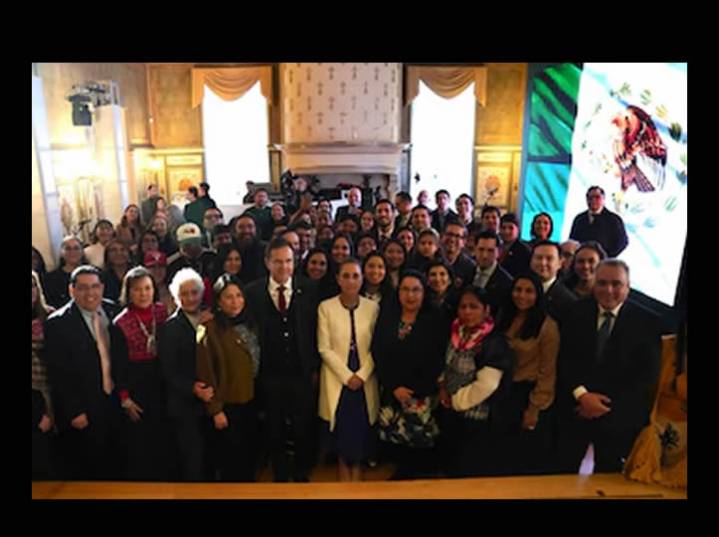 Claudia Sheinbaum se reúne con mexicanos en Washington: “Queremos un buen trato”