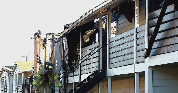 Residents devastated by losses after Fort Worth apartment fire displaces dozens