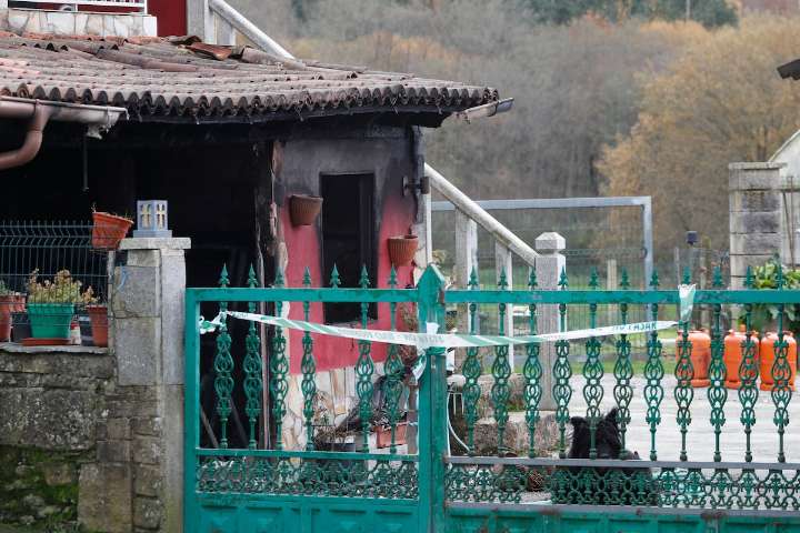 Fallece una mujer en el incendio de una vivienda en Palas de Rei (Lugo)