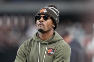 Deadspin | Browns open 21-day return window for QB Deshaun Watson