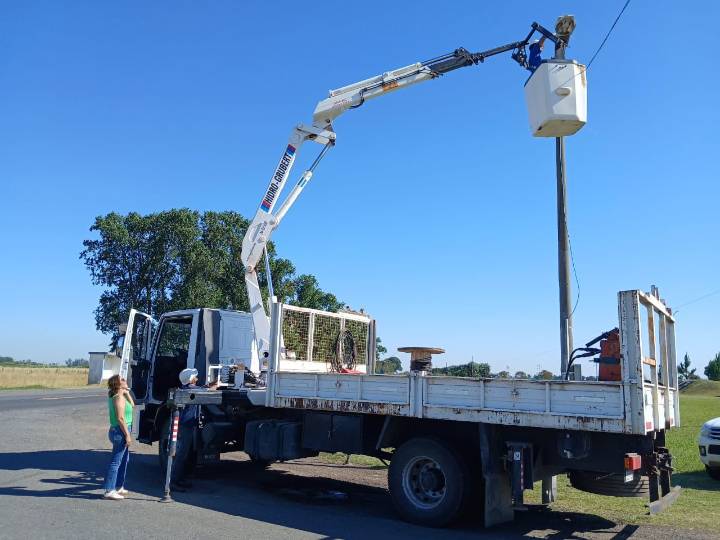 Nueva iluminación y carteleria en el acceso a Gobernador Ugarte
