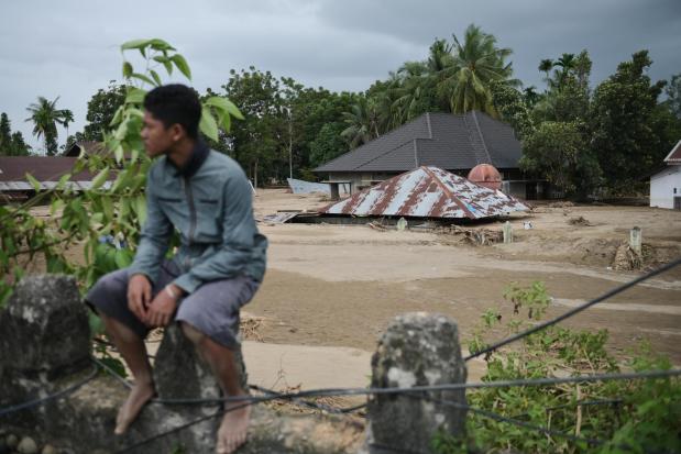 More than 1,300 dead from floods in Indonesia, Sri Lanka and Thailand as rescue efforts intensify