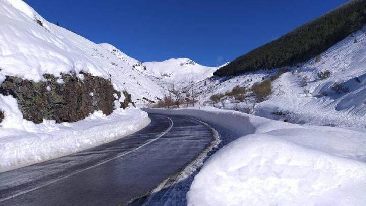 Declarada alerta roja en la Montaña Oriental: cortados San Glorio y el Pontón por la intensa nieve