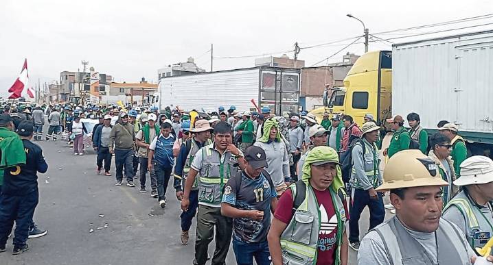 Arequipa: Paro minero deja a cientos varados hasta por 12 horas