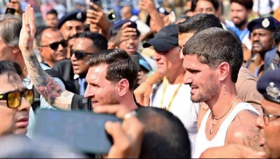 Caos y descontrol en la presentación de Lionel Messi en Calcuta