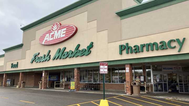 Acme closing Parma location, reducing all store hours for winter